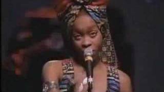 Video thumbnail of "Erykah Badu - Call Tyrone (live)"