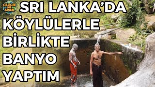 Nous avons pris un bain avec la délégation des aînés à la fontaine du village Kandy - Sri Lanka