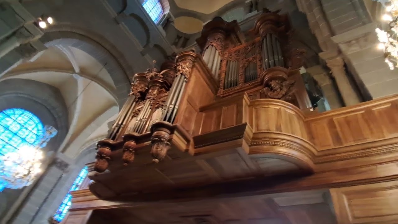 Vexilla regis prodeunt  - Centre de musique sacrée du Puy en Velay