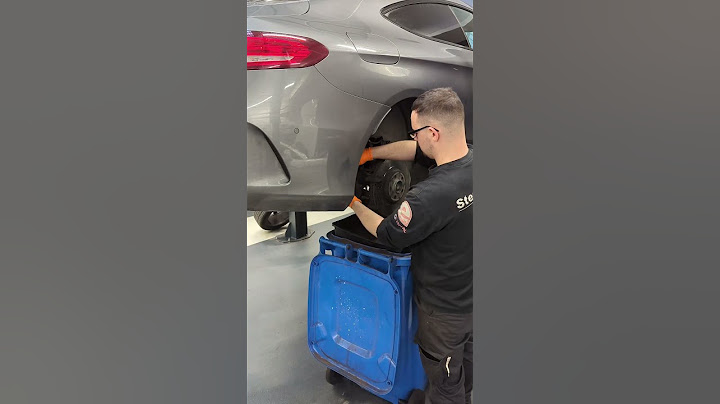 worn brakes on a C43 AMG #mechanic #repair #automobile #mercedes #amg #brakes