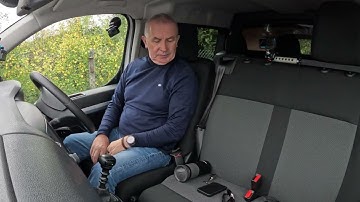 How to delete a mobile from the bluetooth audio system in a 2022 Vauxhall Vivaro