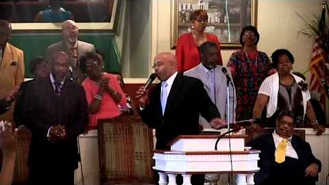 Pastor Vincent Dortch Singing "By The Grace"
