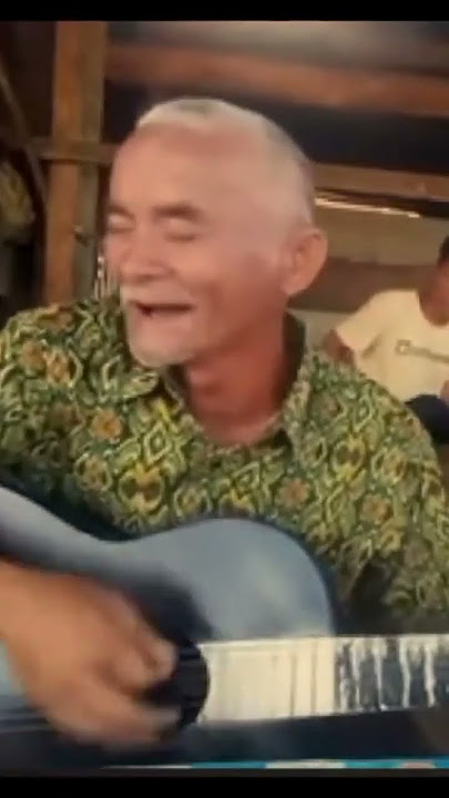kakek berusia 80 tahun memiliki suara emas dan pandai mainkan gitar #batak #halakbatak #adatbatak