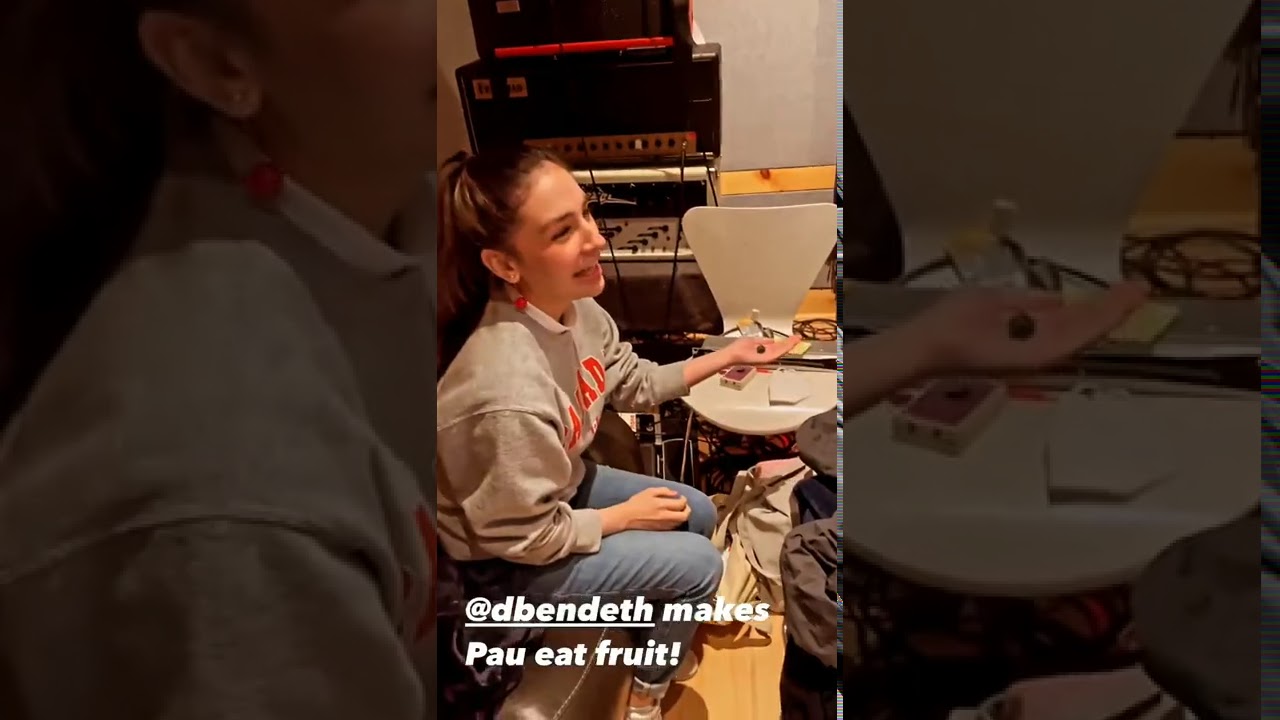The Warning - Paulina eats fruit 🍇 (she doesn't like fruit)