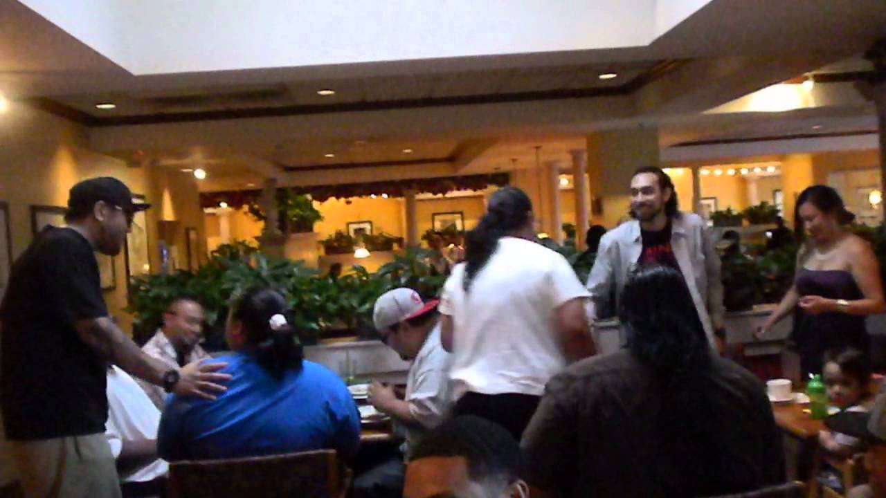 My moms surprise 50th birthday party at Olive Garden - YouTube