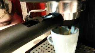 Cafetera espresso semiautomática Delonghi EC155 - Rarabaya