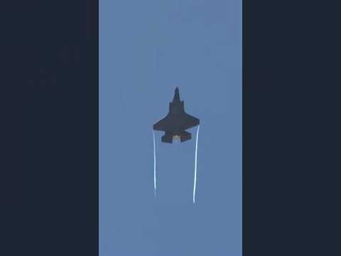 【航空自衛隊も早くこういうのみせて！】三沢基地航空祭直前特集 F-35のアクロバット機動！アメリカ空軍デモチーム