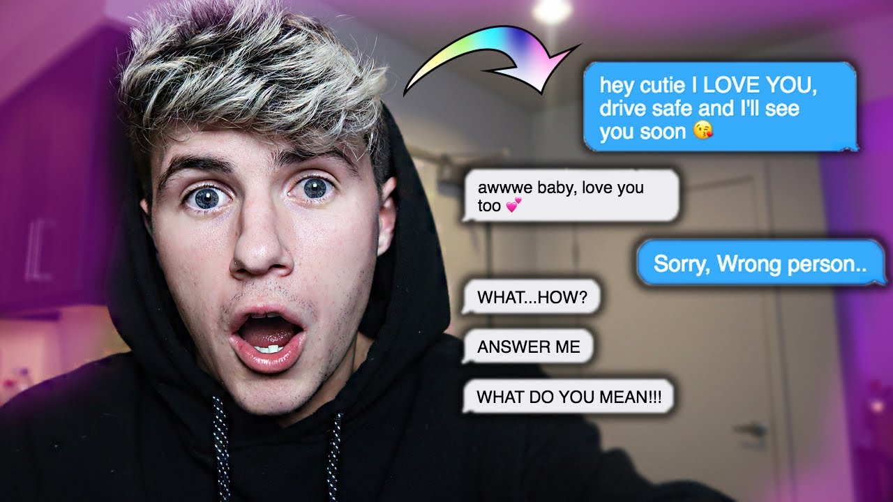 Sending "SORRY, WRONG PERSON" Texts To My Girlfriend!!