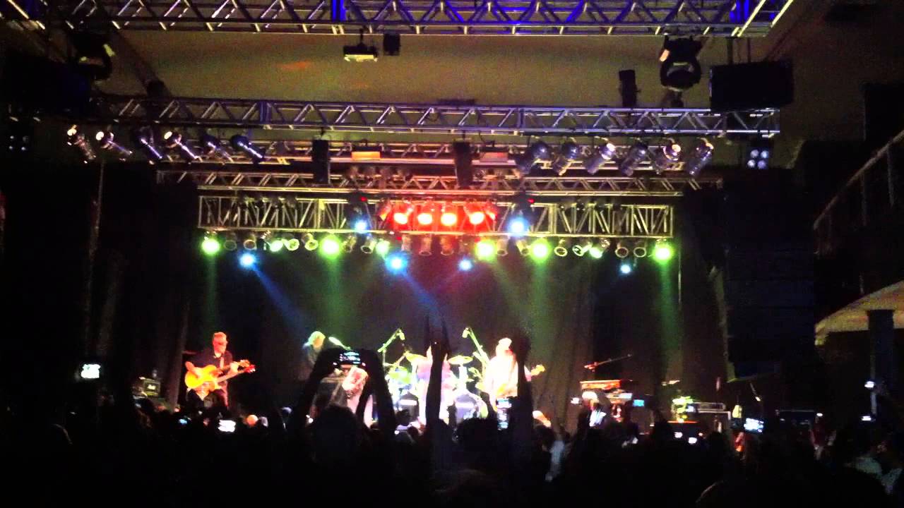 Kansas - Carry on wayward son - live in Brazil - Belo Horizonte - YouTube