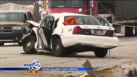 4 injured in Elkhart County crash