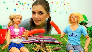 Кукла Барби и Кен идут на пикник - Видео для девочек Кукла Барби и Кен идут на пикник - Видео для девочек