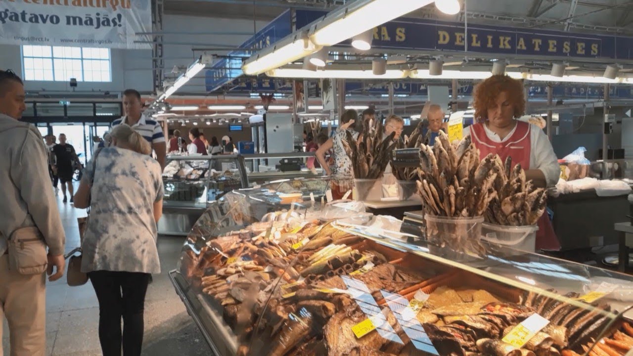 Видео прилавок. Центральный рынок в Риге рыбный павильон. Рыбный павильон на Центральном рынке. Рыбный рынок в Риге. Рыбный павильон Рига.