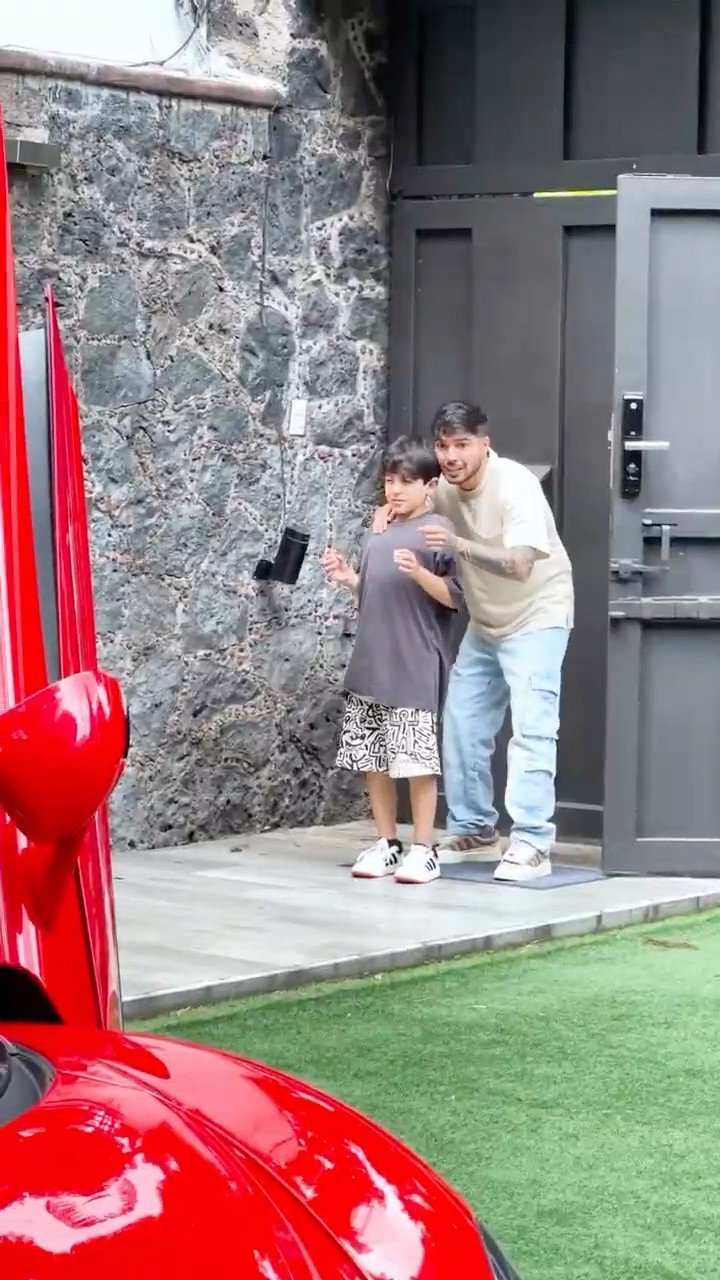 Sorprendí a Baby Rick con el Mejor Auto