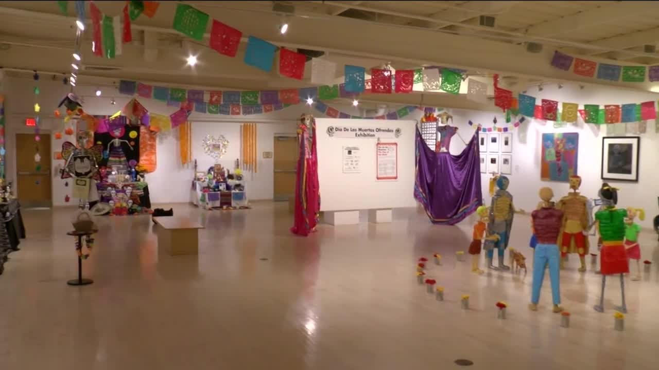 Milwaukee art exhibit honors lost loved ones for Day of the Dead - YouTube