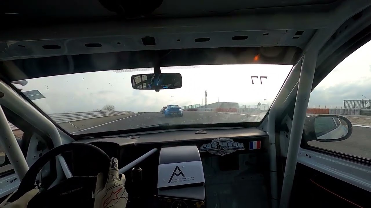 CLIO 3 CUP LEDENON LES PREMIERS TOURS DE ROUE