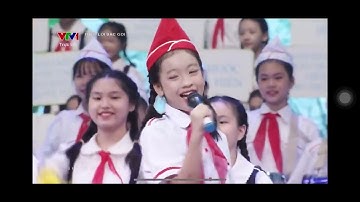 “Bài học đầu tiên” và “Đội ta lớn lên cùng đất nước” - Nina Khánh Băng và Đội ca Nắng sớm