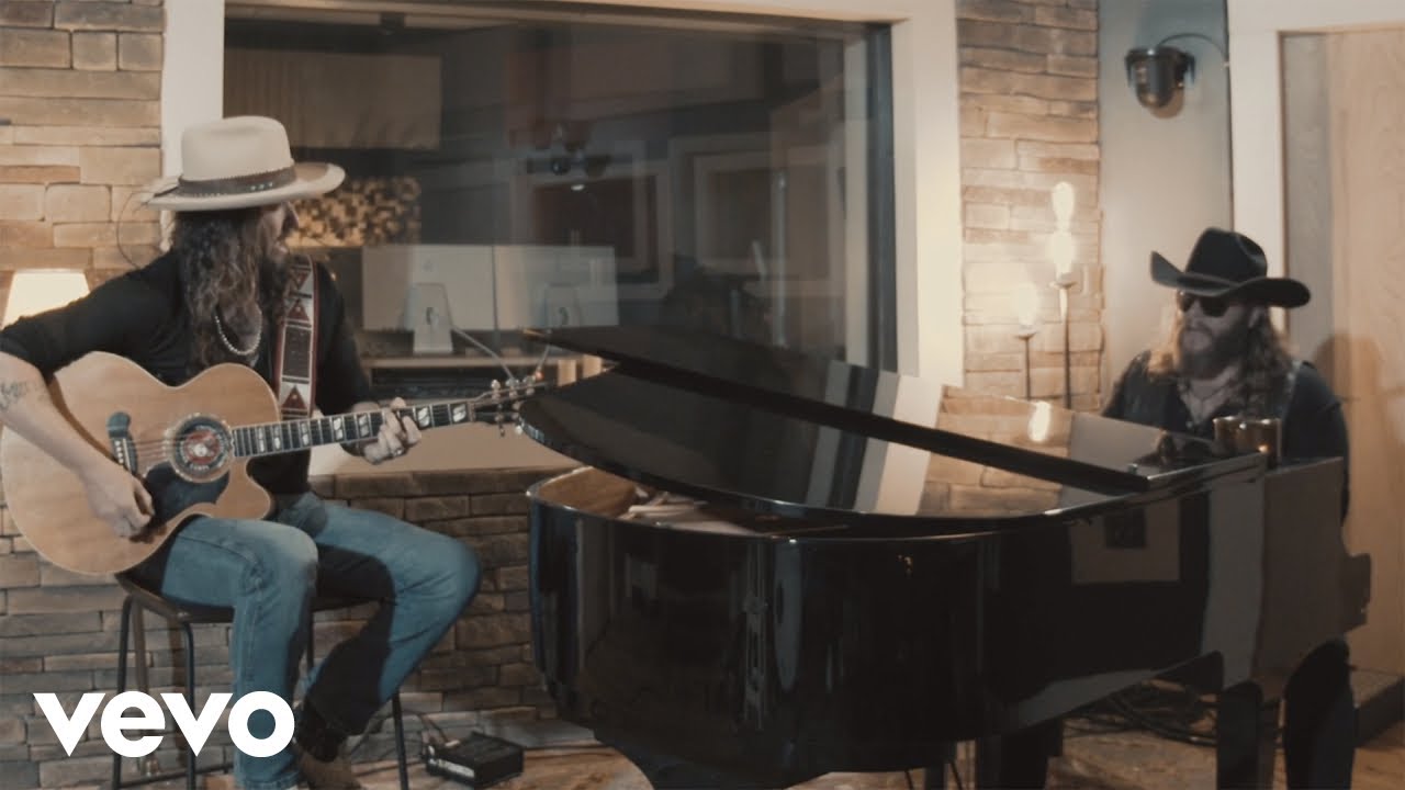 War Hippies - Killin' It (Acoustic Studio Performance) War Hippies - Killin' It (Acoustic Studio Performance)