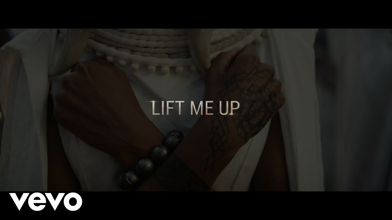 Rihanna - Lift Me Up (Behind The Scenes)