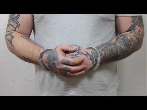 В Тюмени полицейские задержали двух местных жителей, подозреваемых в вымогательстве