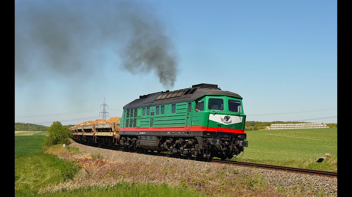 241 008 und 241 338 - Im Dauereinsatz mit schweren Zügen auf der Werkbahn.