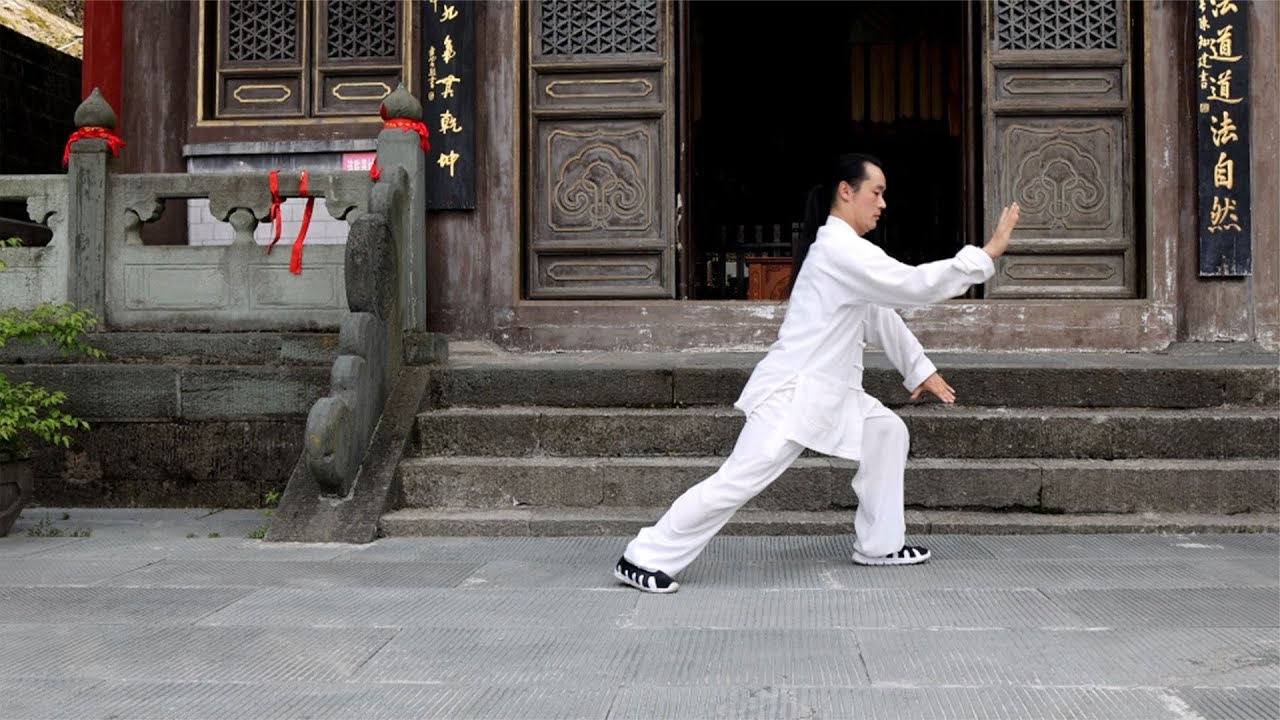 武当28式太极拳慢动作,刚柔并济的一套拳,动作讲解,值得学习 - YouTube