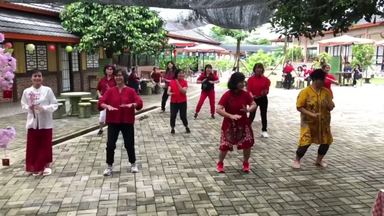 CNY 2025 : A Happy Occasion Gladdens The Spirit // Line Dance // Choreo : HeruTian​ (INA) - Dec 2024