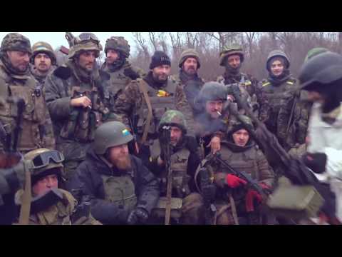 Редкие кадры: как бойцы ВСУ воевали и выходили из-под Дебальцево (Видео)