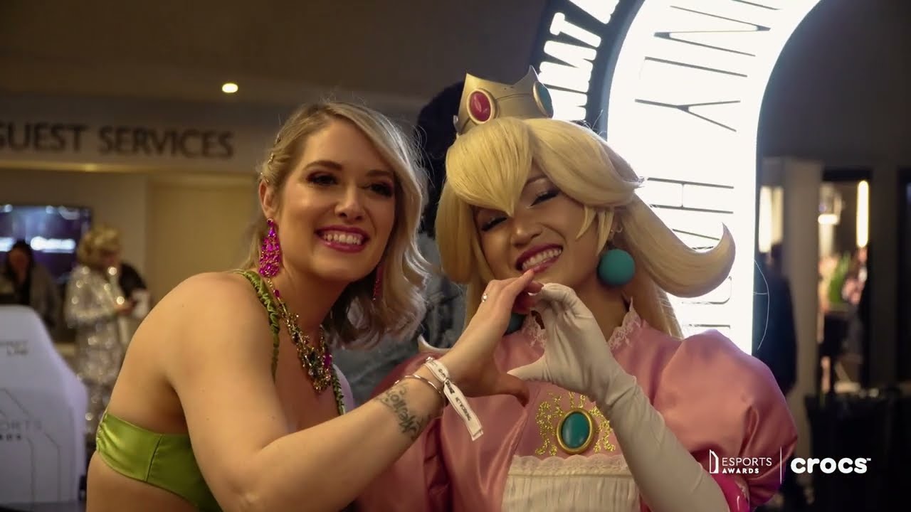 Cospitality: The Best of Cosplays at the Esports Awards