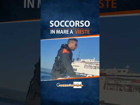 Video Malore in mare: salvataggio d'urgenza della Guardia Costiera al largo di Vieste.