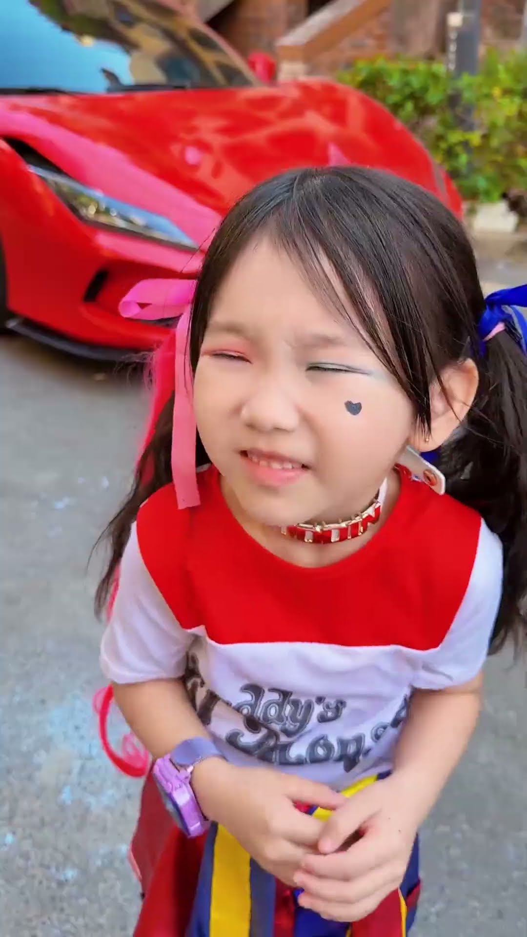 小丑女被欺负，小奶龙出现救了她。#angel #shorts #clown #小丑 #超人不会飞