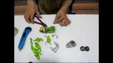 Xoombot Transforming Solar Robot