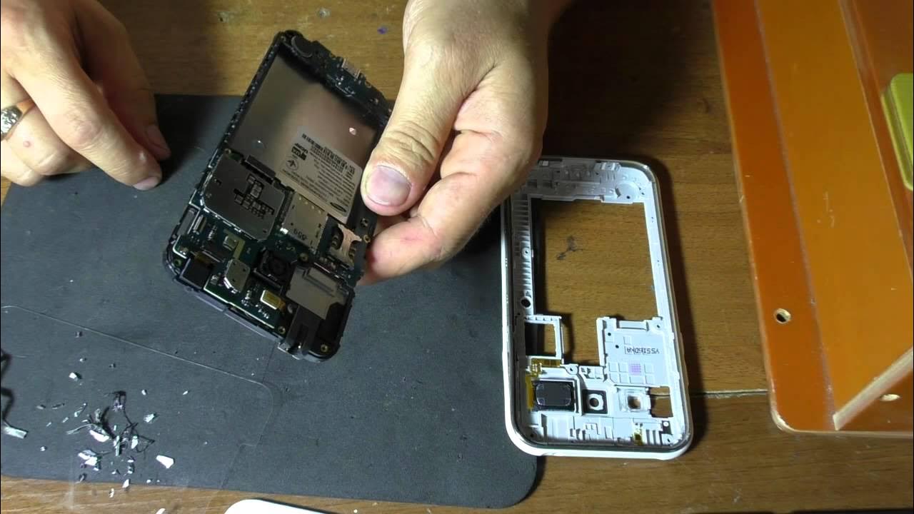 Телефон самсунг разборка. Samsung galaxy j1 2016 разбор. Gt i9300 микросхема. Самсунг а 32 в разборе. Кнопка включения самсунг gt-s8500.