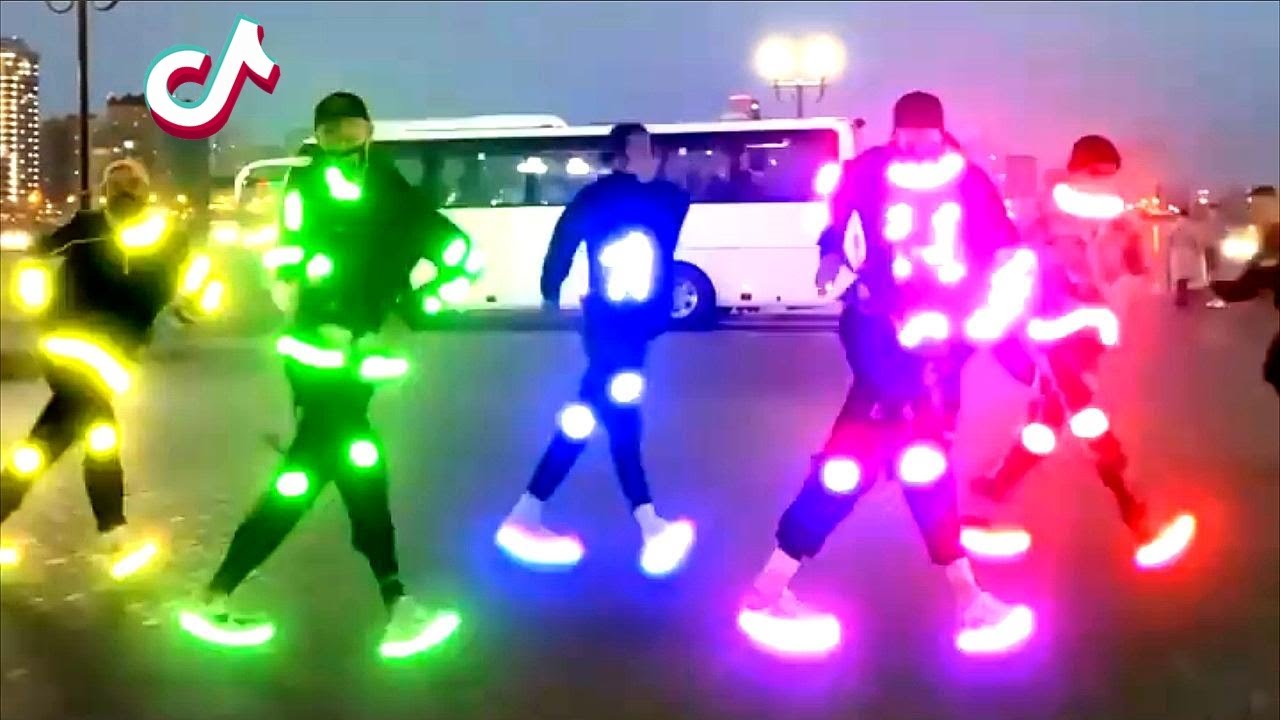 ASTRONOMIA TUZELITY 😱🔥🔥 LITTLE BOY DANCING SHUFFLE 🤯 NEON MODE 😎!!