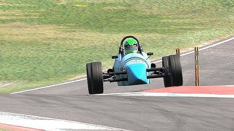 Knock Airport in the Vees. RTA Virtual Motorsport RD4 Knockhill