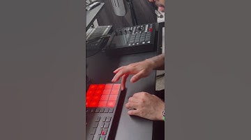 Sample based beatmaking on Maschine Mikro #beatmakingshorts #maschinemikro #beatmakingsession