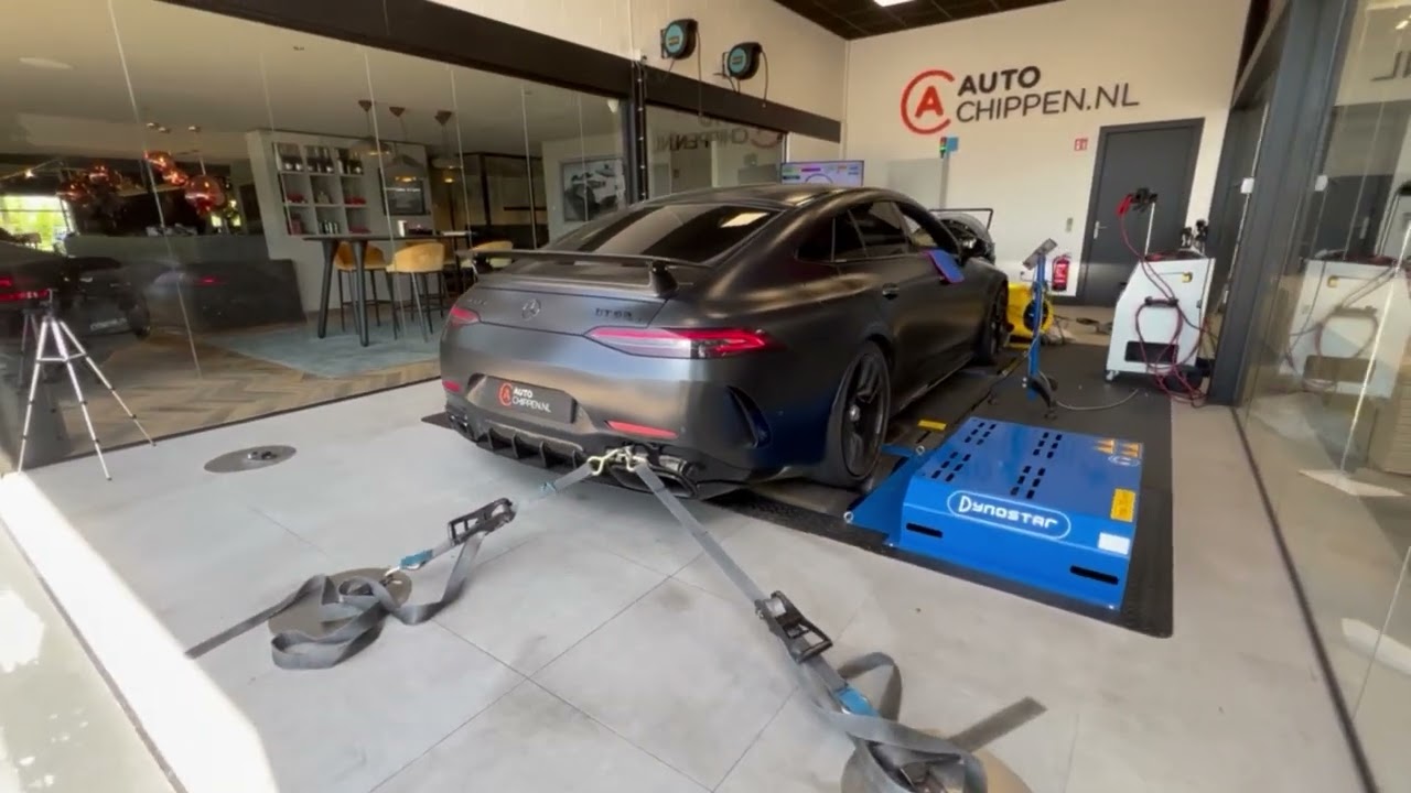 Mercedes Benz AMG GT63s 4-door with flames! Capristo exhaust and decat downpipes.