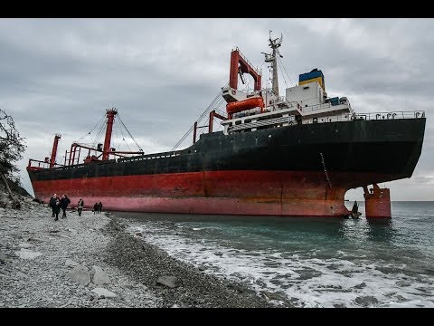 Корабль выброшен на