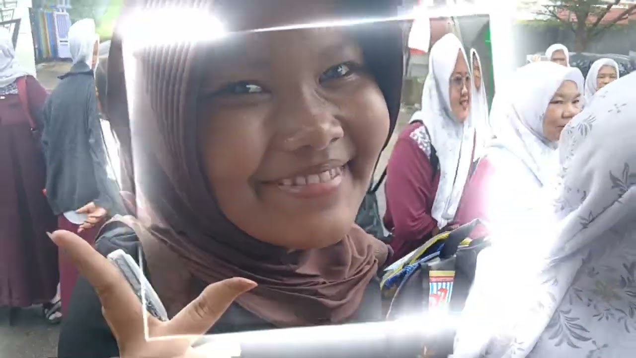 Zarkasi bersama ibu ibu dukuh KARANG