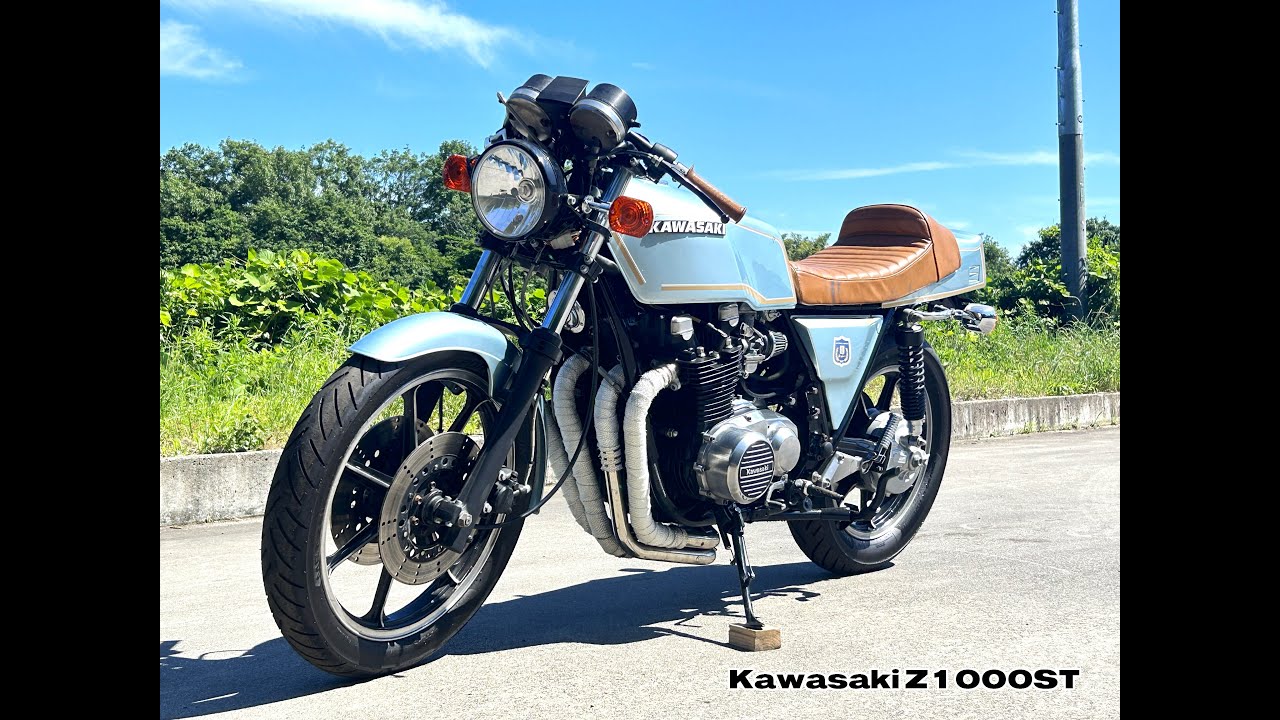 Kawasaki Z1000ST - YouTube