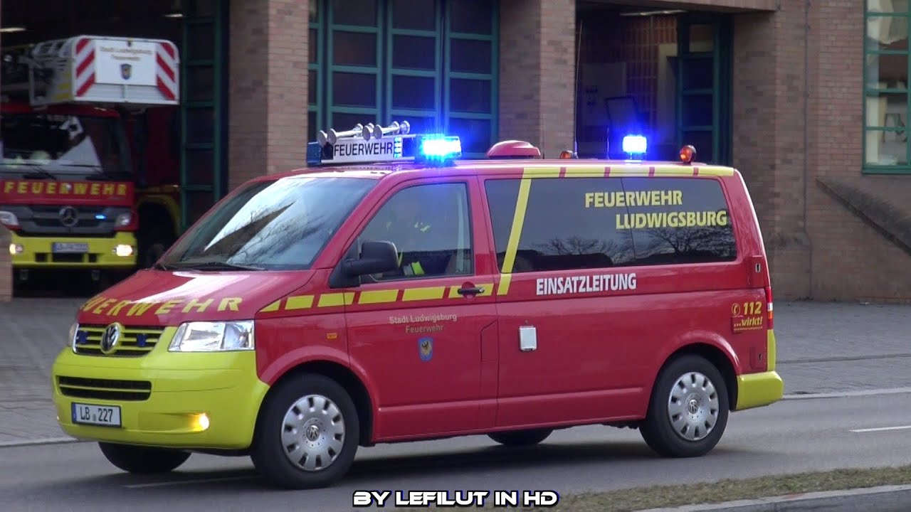 [DACHSTUHLBRAND AUF FRIEDHOF] Löschzug + nachalarmierte DLK 2 | Fw Ludwigsburg