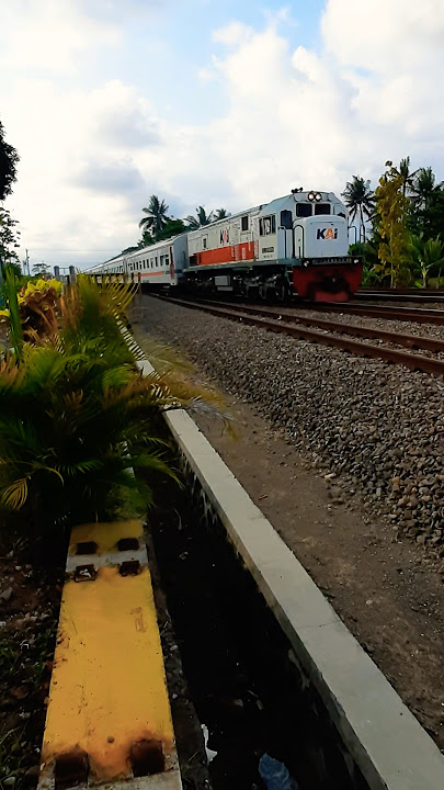 KA Joglosemarkerto #reels #keretaapi #youtubeshorts #shorts #viralshorts #fypシ゚viral #fyp #subscribe