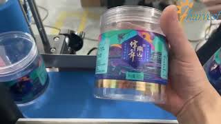 Ako Používať Stolný Stroj Na Označovanie Okrúhlych Fliašautomatický Stolný Štítkovač Na Okrúhle