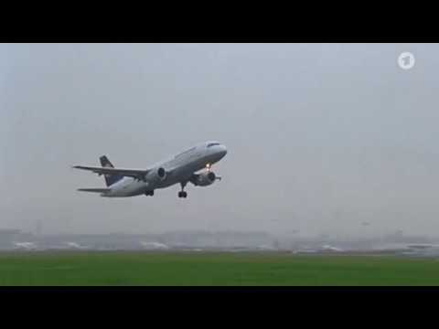 Video: Wie Das Flugzeug Aufgetaucht Ist