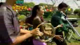 Video thumbnail of "Khmer Karaoke - Kra-Mom Taeng Kloun"