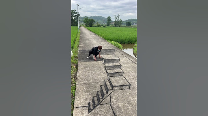 在马路上画个楼梯，路人看到会有啥反应？