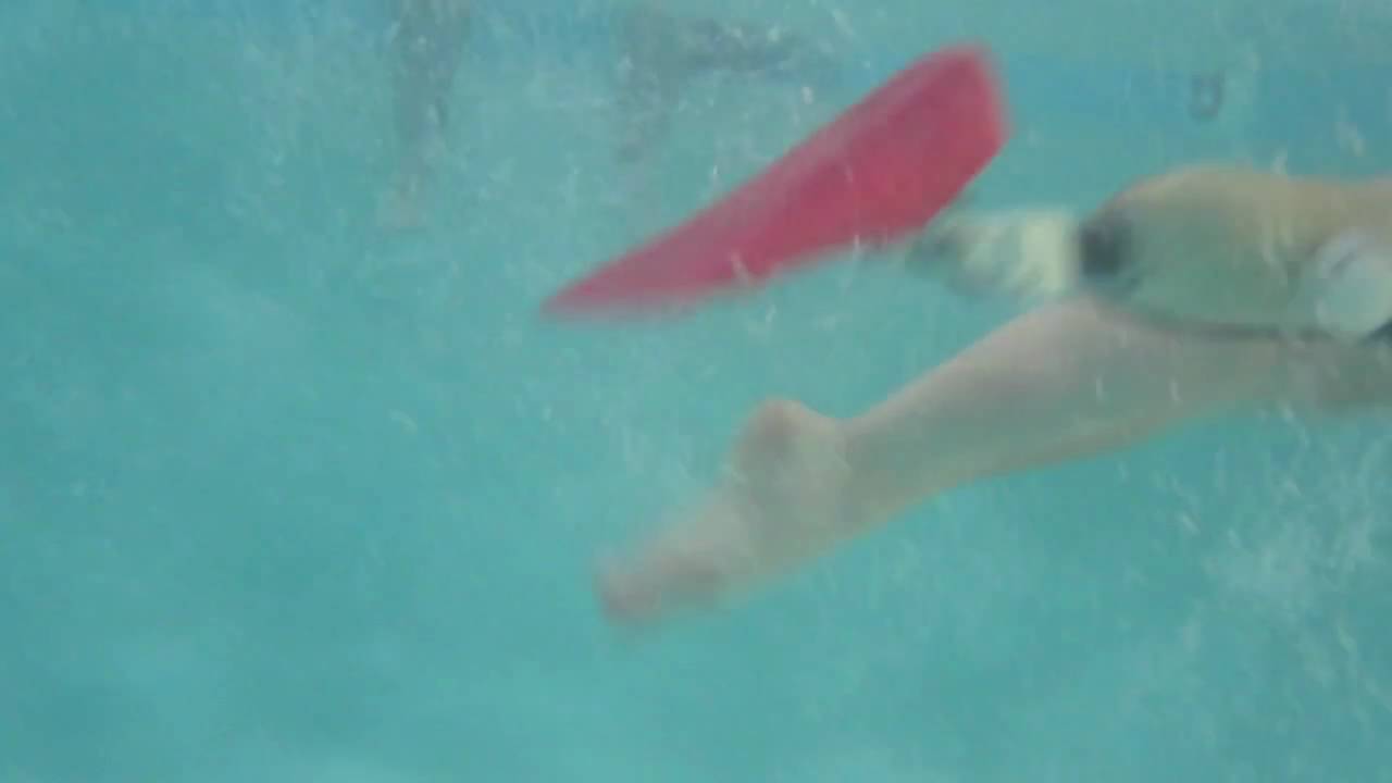 Prosthetic swimming leg
