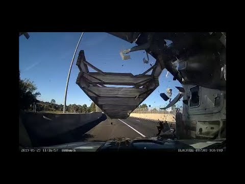 australian-car-crash-/-dash-cam-compilation-19
