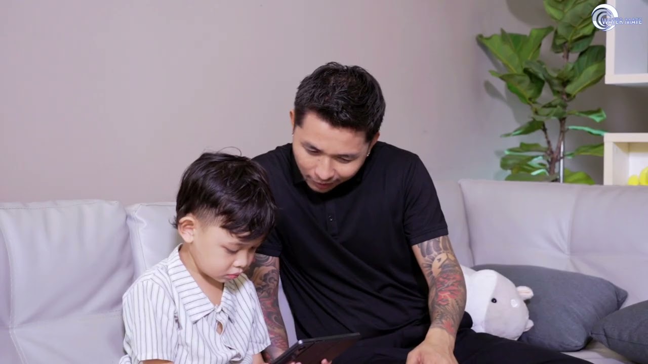 သားချောတို့သားအဖ ရေတင်ရတဲ့ ဒုက္ခကကင်းဝေးပြီလေ