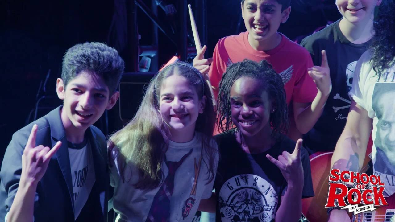 Jack Black surprises cast of Broadway's 'School of Rock