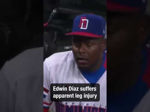 Edwin Díaz suffers apparent leg injury 😥 #shorts #wbc #baseball #puertorico
